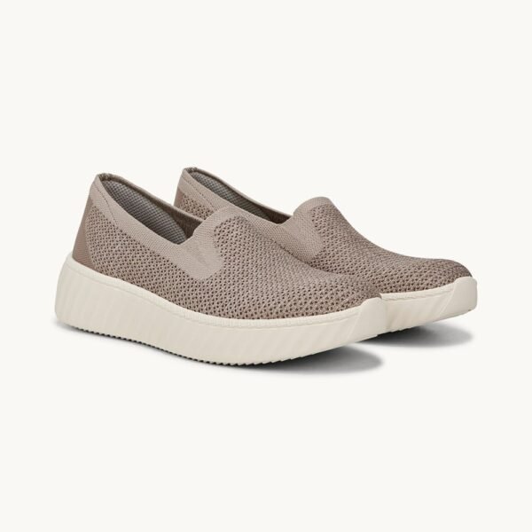 Bzees_wednesday_taupe_01